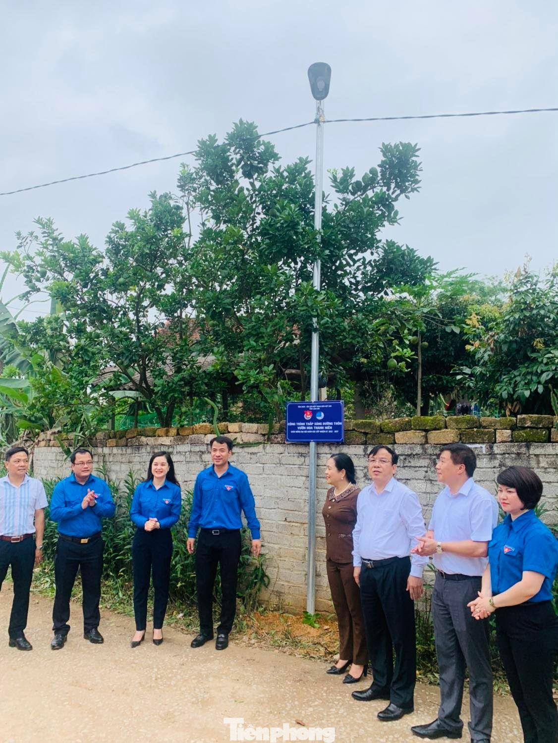 Khánh thành công trình Thắp sáng đường thôn