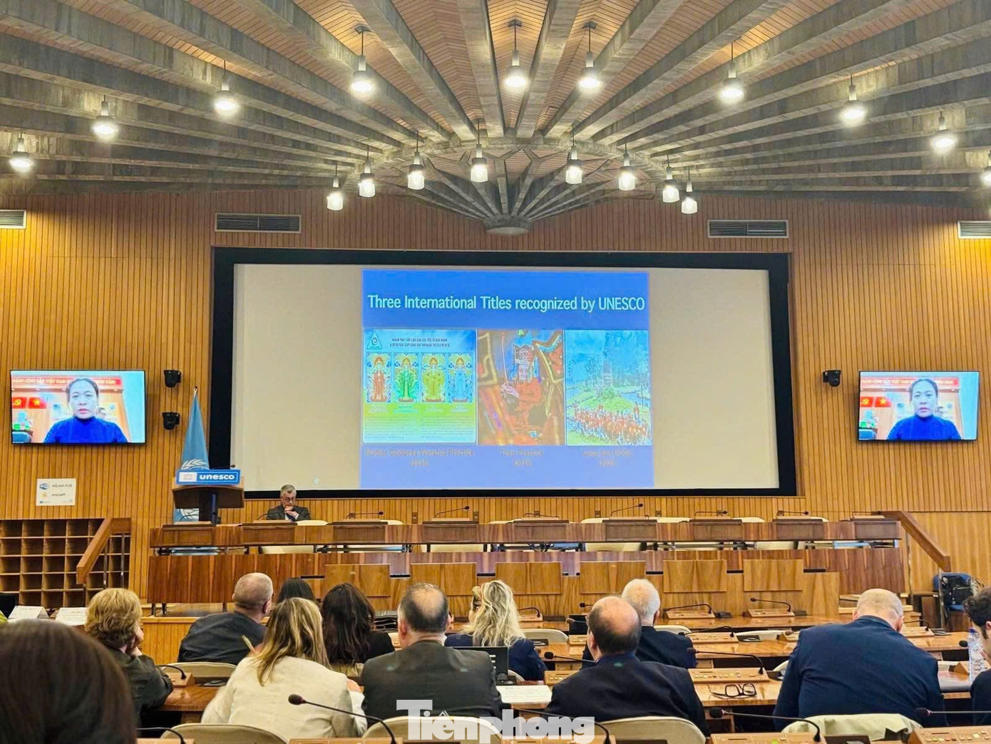 Quảng cảnh buổi lễ trao bằng công nhận cho các nước có công viên địa chất mới tại Cộng hòa Pháp.