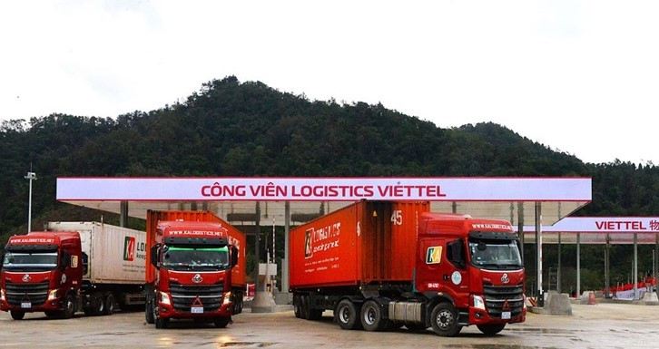 Những chuyến hàng đầu tiên ở Công viên logistics Viettel. Những chuyến hàng đầu tiên ở Công viên logistics Viettel.