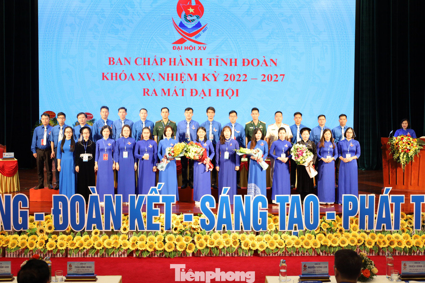 Ban chấp hành Tỉnh Đoàn Cao Bằng lần thứ XV ra mắt đại hội - Ảnh: Duy Chiến Ban chấp hành Tỉnh Đoàn Cao Bằng lần thứ XV ra mắt đại hội - Ảnh: Duy Chiến