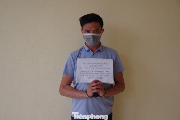 Đối tượng Nguyễn Trường Tiếp bị khởi tố về hành vi đưa người nhập cảnh trái phép .Ảnh: Vi Toàn Đối tượng Nguyễn Trường Tiếp bị khởi tố về hành vi đưa người nhập cảnh trái phép .Ảnh: Vi Toàn