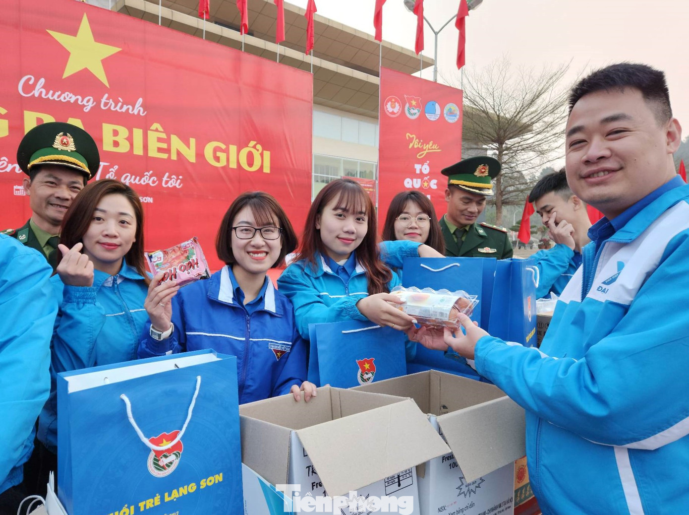 Tuổi trẻ xứ Lạng hướng về biên giới, vùng đồng bào dân tộc khó khăn với phần việc thiết thực, ý nghĩa. - Ảnh: Duy Chiến Tuổi trẻ xứ Lạng hướng về biên giới, vùng đồng bào dân tộc khó khăn với phần việc thiết thực, ý nghĩa. - Ảnh: Duy Chiến