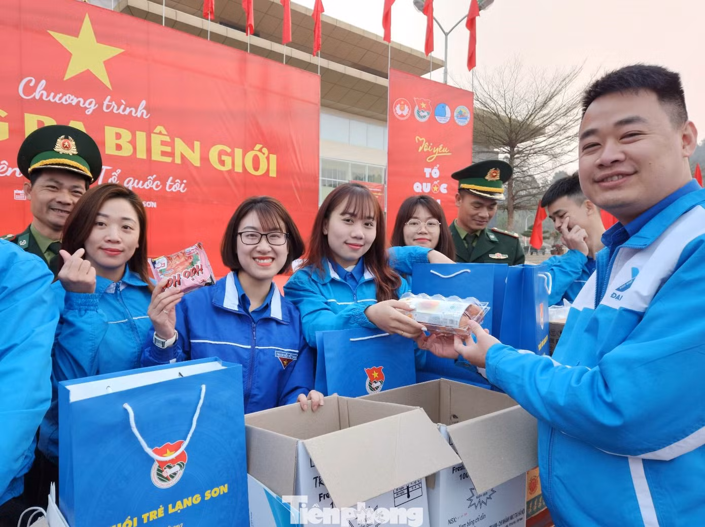 Tuổi trẻ xứ Lạng hướng về biên giới, vùng đồng bào dân tộc khó khăn với phần việc thiết thực, ý nghĩa. - Ảnh: Duy Chiến Tuổi trẻ xứ Lạng hướng về biên giới, vùng đồng bào dân tộc khó khăn với phần việc thiết thực, ý nghĩa. - Ảnh: Duy Chiến