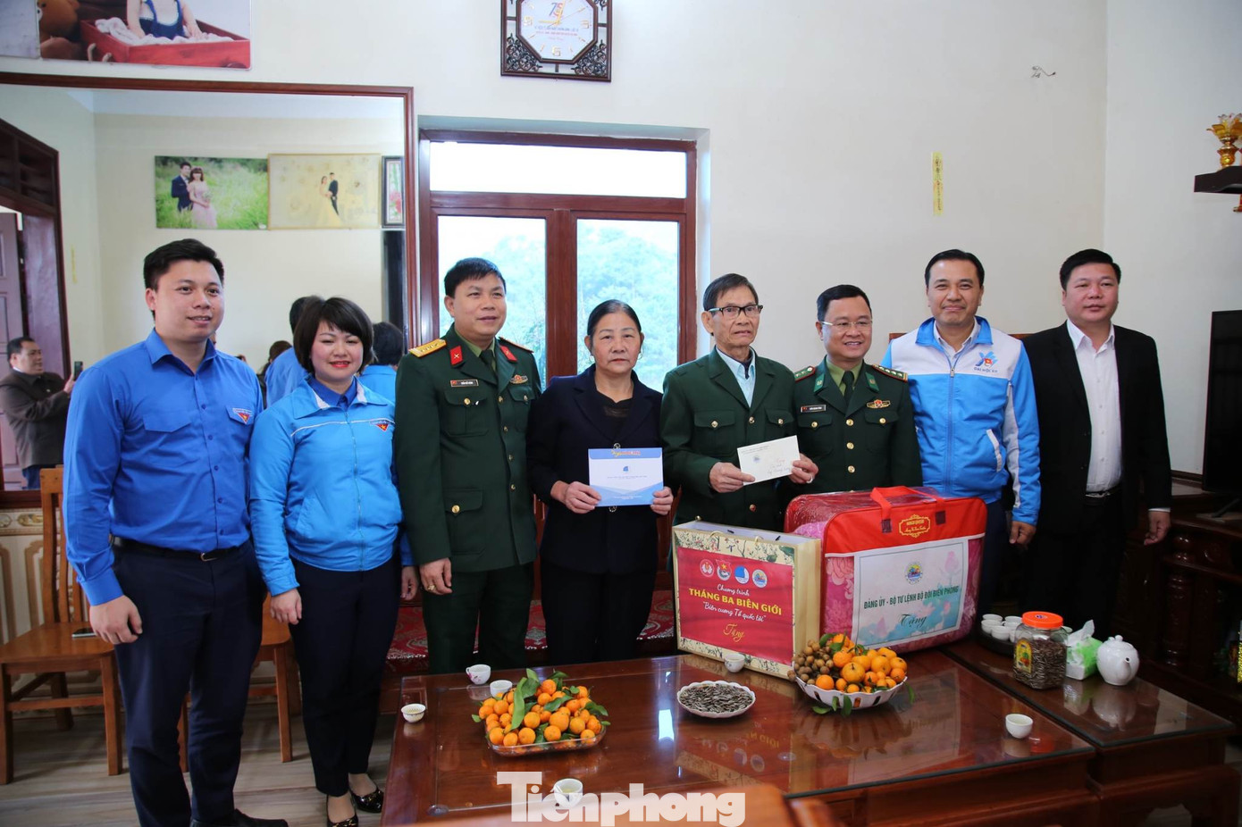 Thăm, tặng quà hộ gia đình chính sách trên địa bàn Lạng Sơn. Thăm, tặng quà hộ gia đình chính sách trên địa bàn Lạng Sơn.