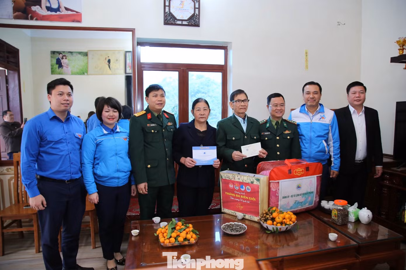 Thăm, tặng quà hộ gia đình chính sách trên địa bàn Lạng Sơn. Thăm, tặng quà hộ gia đình chính sách trên địa bàn Lạng Sơn.