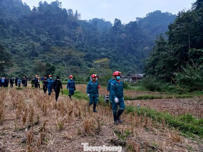 Lực lượng chức năng sẽ dừng công tác cứu hộ và rút khỏi hiện trường từ chiều 14/12 -Ảnh: BK