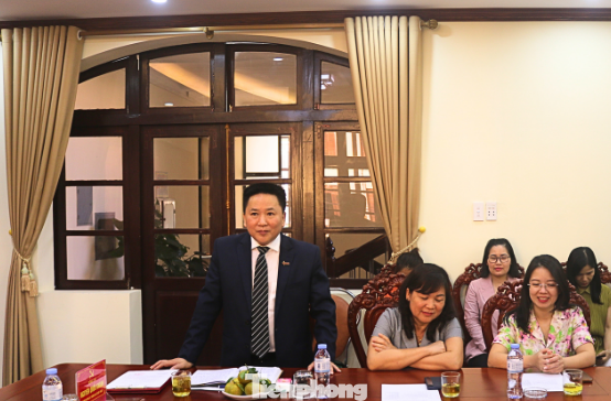 Tân Phó Trưởng ban dân vận Tỉnh ủy Lạng Sơn Nguyễn Khắc Phương phát biểu nhận nhiệm vụ. Ảnh: Duy Chiến