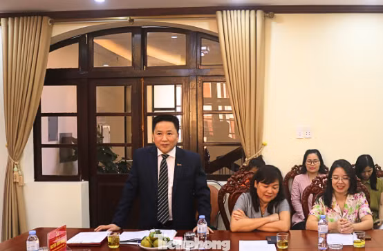 Tân Phó Trưởng ban dân vận Tỉnh ủy Lạng Sơn Nguyễn Khắc Phương phát biểu nhận nhiệm vụ. Ảnh: Duy Chiến