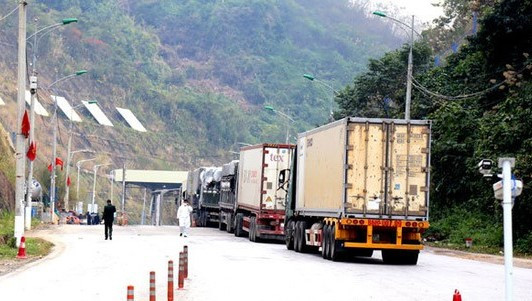 Hàng hóa vẫn thông quan bình thường qua cửa khẩu Tân Thanh. Ảnh: Duy Chiến. Hàng hóa vẫn thông quan bình thường qua cửa khẩu Tân Thanh. Ảnh: Duy Chiến.