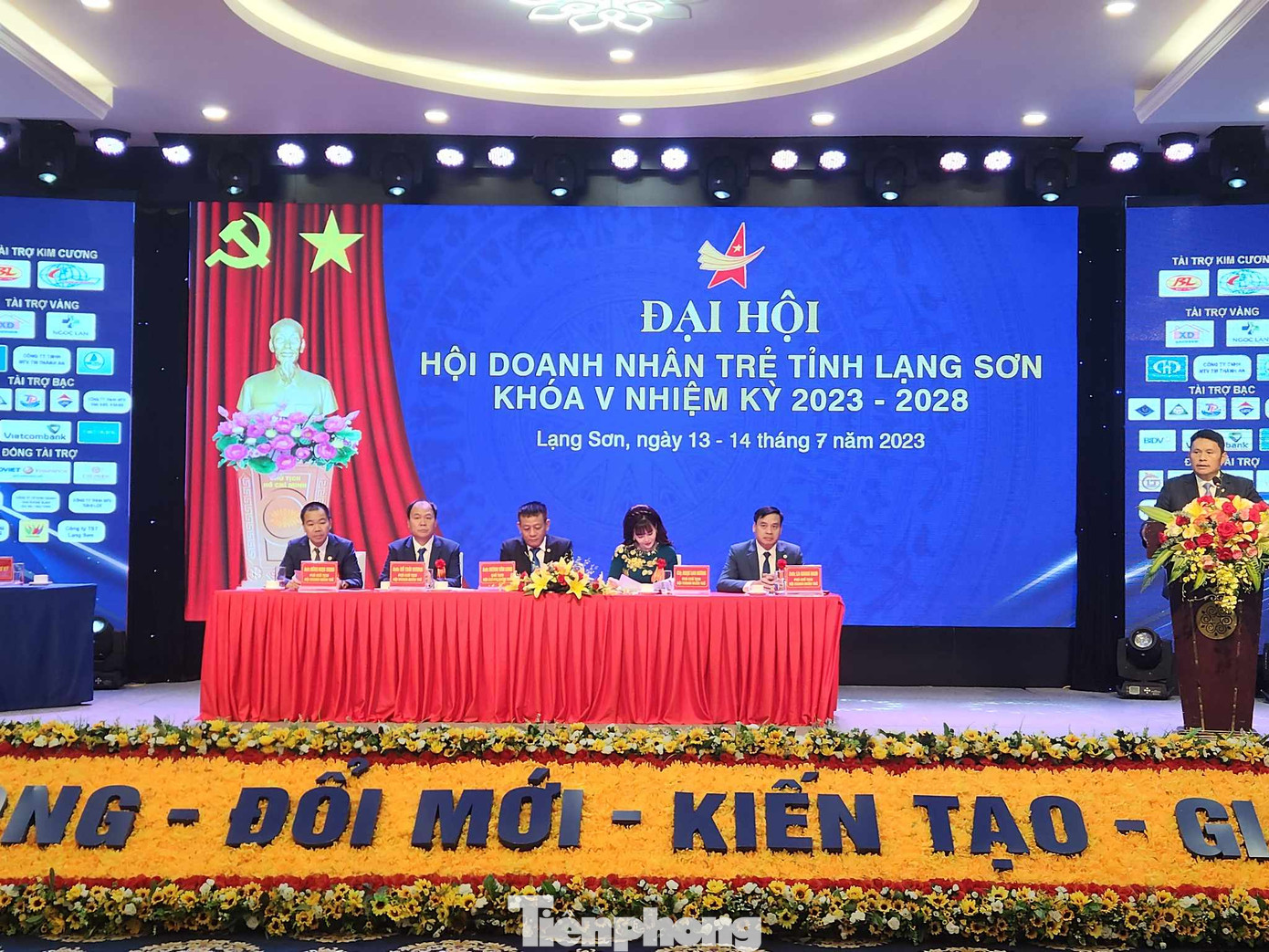 Đoàn chủ tịch Đại hội. Đoàn chủ tịch Đại hội.