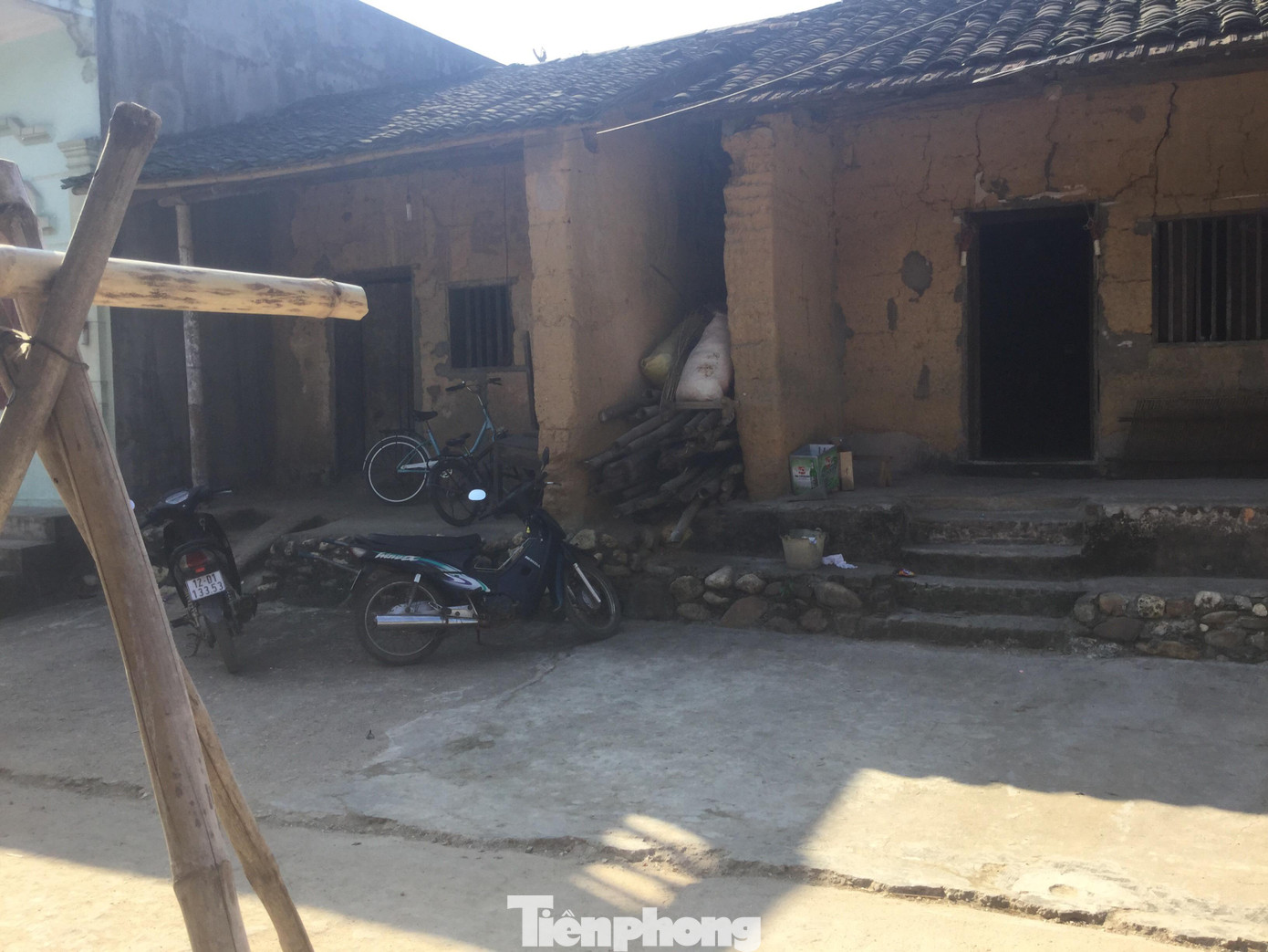 Ở phố cổ Háng Ngầu (huyện Cao Lộc) hiện vẫn lưu giữ nhiều ngôi nhà trình tường với các thế hệ sinh sống, bảo tồn -Ảnh: Duy Chiến