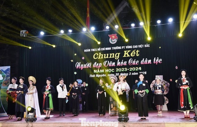 Cuộc thi dành cho các thiếu nữ người dân tộc thiểu số ở Việt Bắc luôn thu hút sự chú ý, quan tâm của giới trẻ. Cuộc thi dành cho các thiếu nữ người dân tộc thiểu số ở Việt Bắc luôn thu hút sự chú ý, quan tâm của giới trẻ.