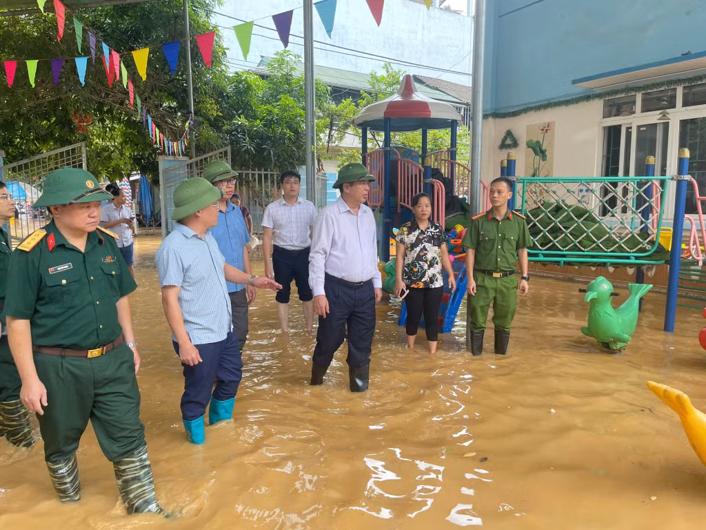 Kiểm tra thực tế tại Trường Mầm non thành phố Cao Bằng. Kiểm tra thực tế tại Trường Mầm non thành phố Cao Bằng.