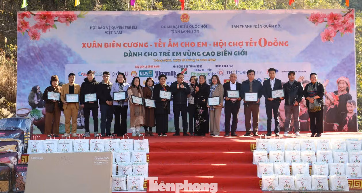 Tri ân các nhà đồng hành, tài trợ chương trình.