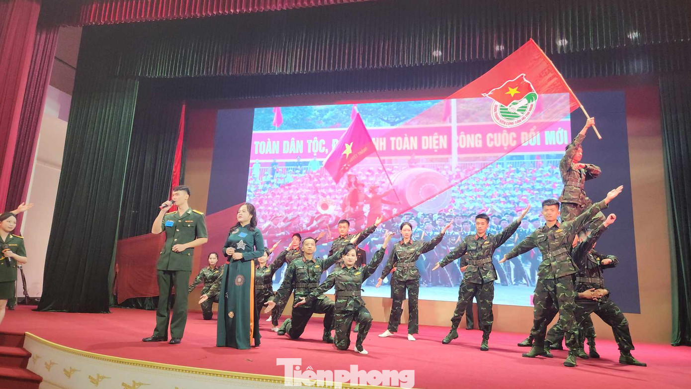 Hình bóng tuổi trẻ được khắc họa rõ nét. Ảnh: Duy Chiến Hình bóng tuổi trẻ được khắc họa rõ nét. Ảnh: Duy Chiến