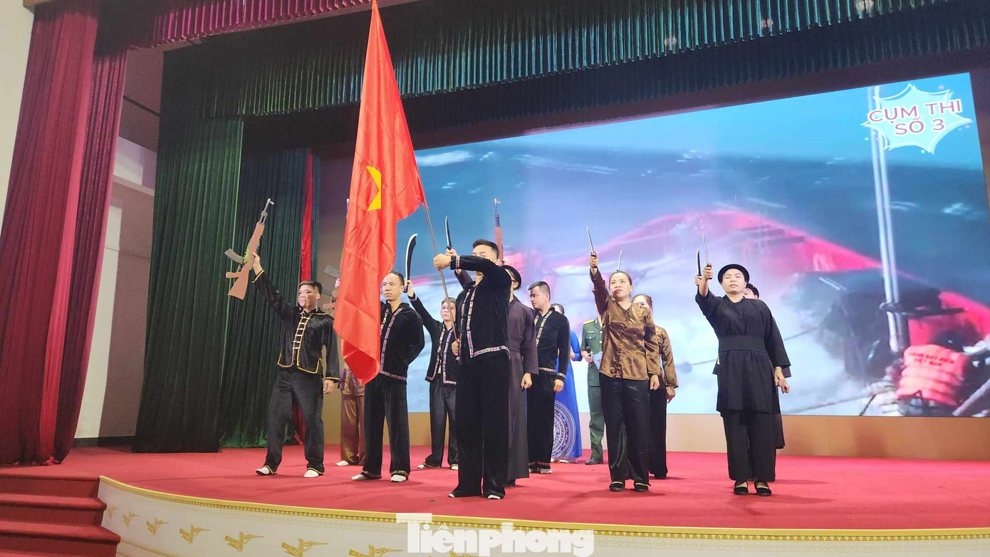 Nhiều tiết mục đậm đà bản sắc dân tộc, vùng miền. Nhiều tiết mục đậm đà bản sắc dân tộc, vùng miền.