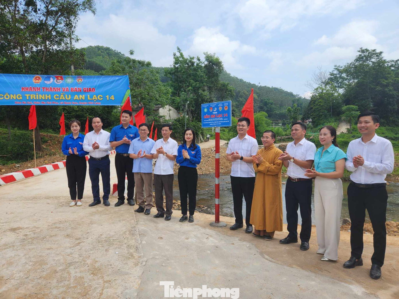Khánh thành cầu An Lạc tại xã Quan Sơn, huyện Chi Lăng, Lạng Sơn. Khánh thành cầu An Lạc tại xã Quan Sơn, huyện Chi Lăng, Lạng Sơn.