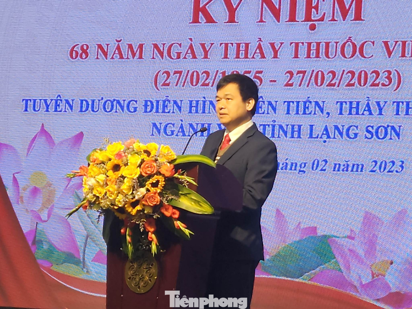 Bác sỹ Đặng Huy Du, thay mặt các y, bác sỹ tiêu biểu trao đổi về chuyện nghề, công tác phòng chống dịch cũng như tình nguyện, chi viện cho miền Nam chống COVID-19 -Ảnh: Duy Chiến