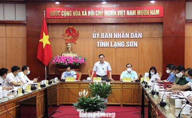 Sáng 6/5, lãnh đạo UBND tỉnh Lạng Sơn triệu tập cuộc họp khẩn bàn, chỉ đạo công tác cấp bách phòng, chống dịch .Ảnh: TL
