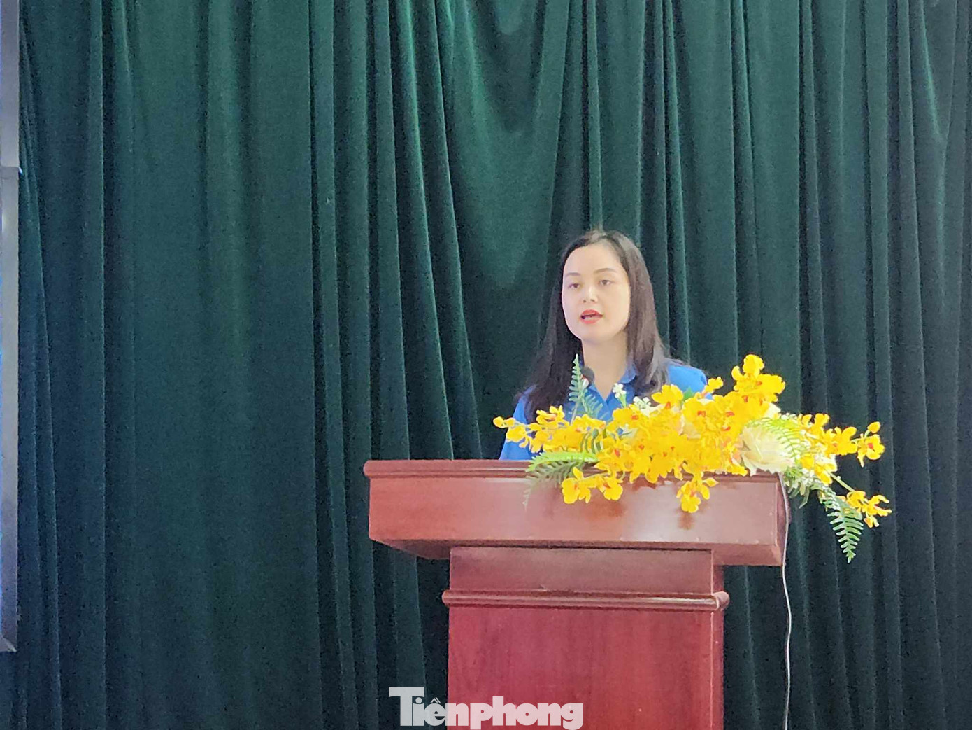 Chị Đinh Thị Anh Thư, Bí thư Tỉnh Đoàn Lạng Sơn phát biểu chỉ đạo Hội nghị. Ảnh: Duy Chiến