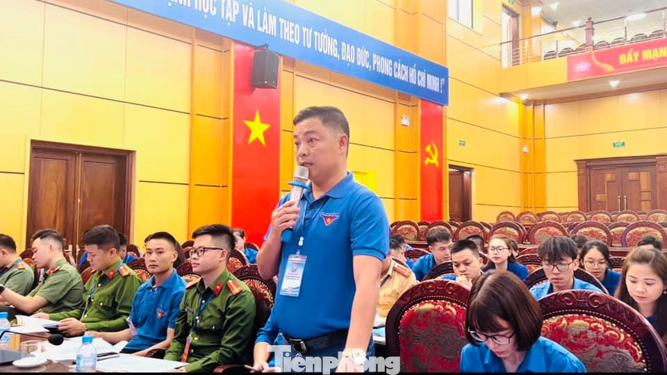 Các đại biểu đóng góp ý kiến cho Đại hội