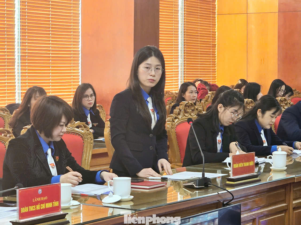 Vi Diệp Linh - Phó Bí thư Chi đoàn Sở Công Thương tỉnh Lạng Sơn trăn trở, có ý kiến về hiện tượng trang phục dân tộc cách điệu. Trong chương trình đã có hơn 10 ý kiến trình bày trực tiếp trong hàng trăm nội dung mà đoàn viên, thanh niên Lạng Sơn quan tâm. Vi Diệp Linh - Phó Bí thư Chi đoàn Sở Công Thương tỉnh Lạng Sơn trăn trở, có ý kiến về hiện tượng trang phục dân tộc cách điệu. Trong chương trình đã có hơn 10 ý kiến trình bày trực tiếp trong hàng trăm nội dung mà đoàn viên, thanh niên Lạng Sơn quan tâm.