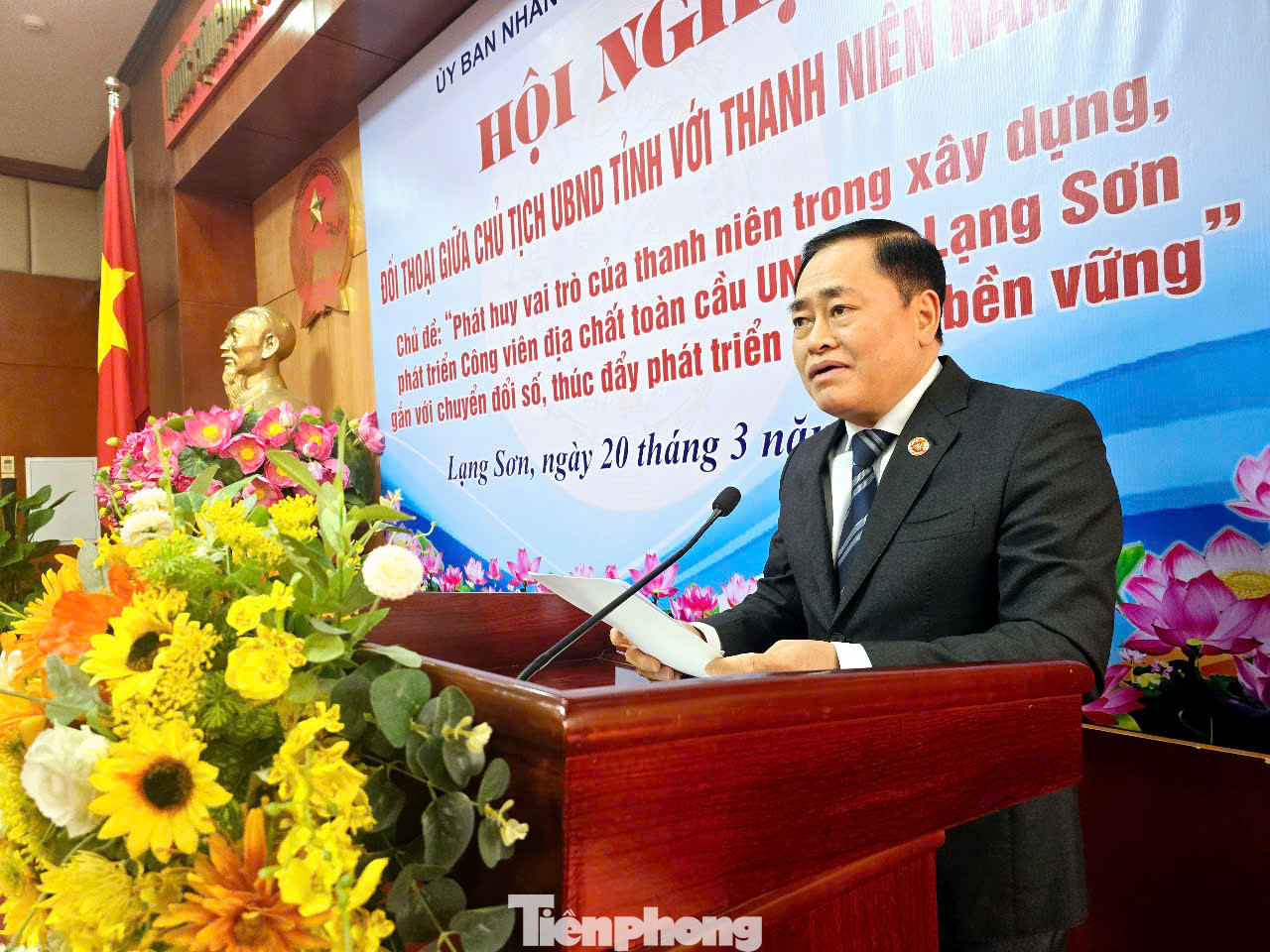 Chủ tịch UBND tỉnh Lạng Sơn Hồ Tiến Thiệu cho rằng, các đoàn viên thanh niên cần mạnh dạn đóng góp những ý kiến thiết thực phát triển du lịch Lạng Sơn gắn với văn hóa đặc sắc của dân tộc địa phương. Ảnh: Duy Chiến Chủ tịch UBND tỉnh Lạng Sơn Hồ Tiến Thiệu cho rằng, các đoàn viên thanh niên cần mạnh dạn đóng góp những ý kiến thiết thực phát triển du lịch Lạng Sơn gắn với văn hóa đặc sắc của dân tộc địa phương. Ảnh: Duy Chiến