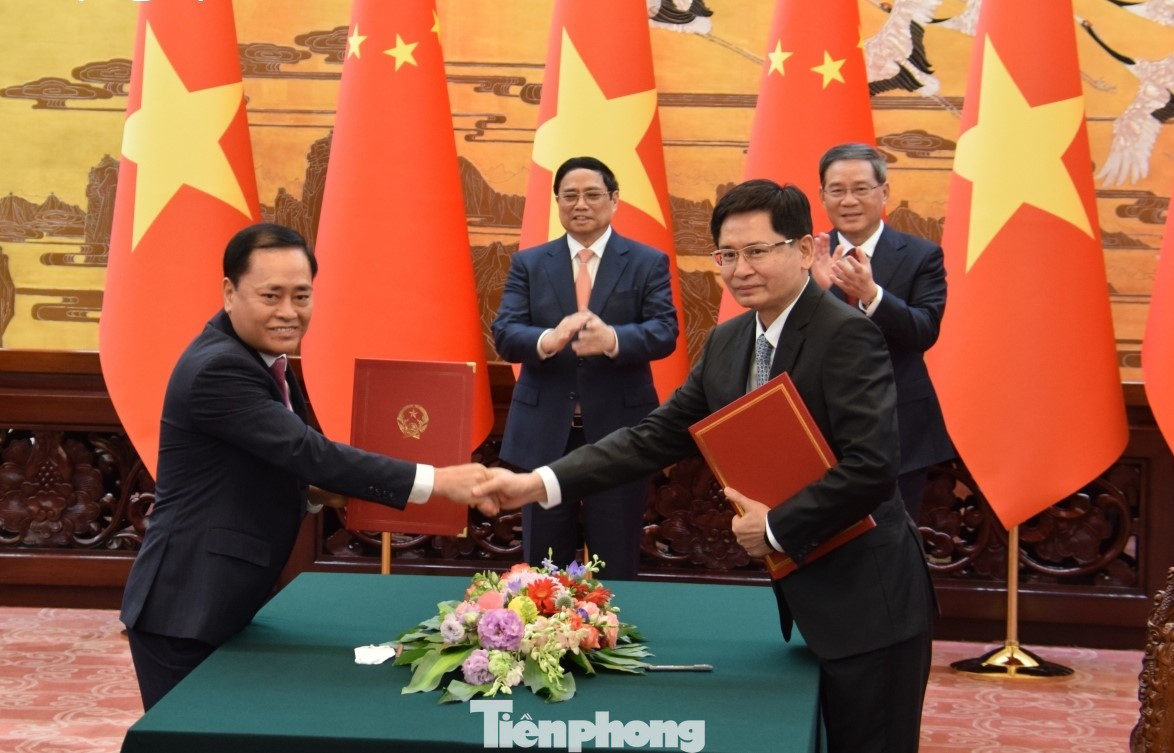 Chính phủ hai nước và lãnh đạo tỉnh Lạng Sơn (Việt Nam) - Quảng Tây (Trung Quốc) thống nhất xây dựng cửa khẩu thông minh Hữu Nghị (Việt Nam) - Hữu Nghị Quan (Trung Quốc).