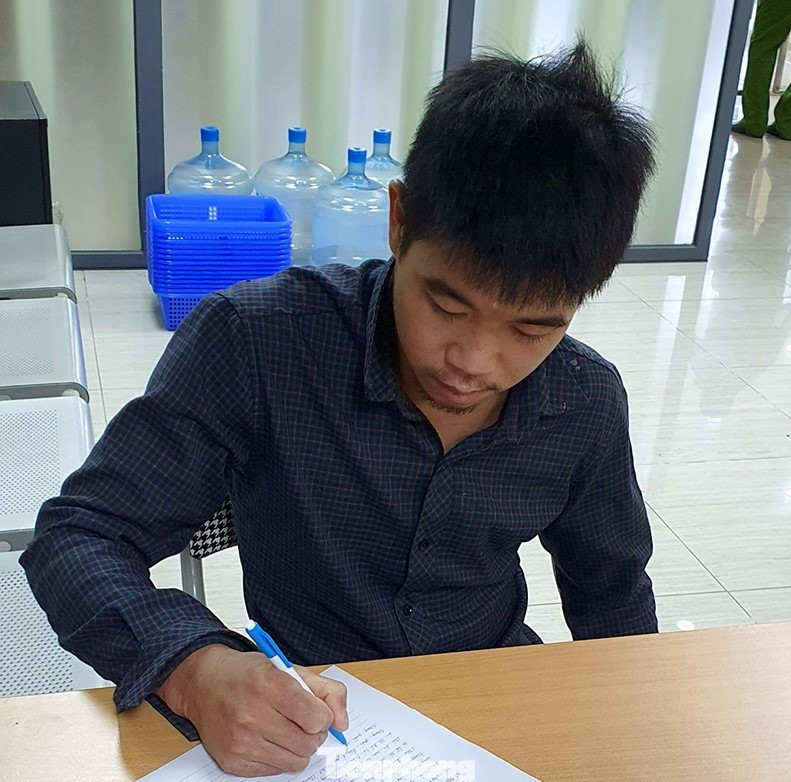 Lộc Văn Hoàn khai nhận hành vi tại cơ quan điều tra. Ảnh: H.T