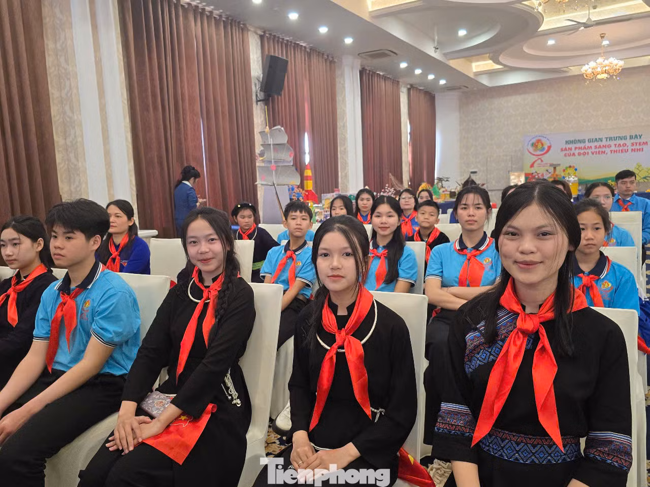 142 em Cháu ngoan Bác Hồ tiêu biểu đại diện hàng nghìn thiếu nhi các dân tộc tỉnh Lạng Sơn tham dự Đại hội. Ảnh: Duy Chiến
