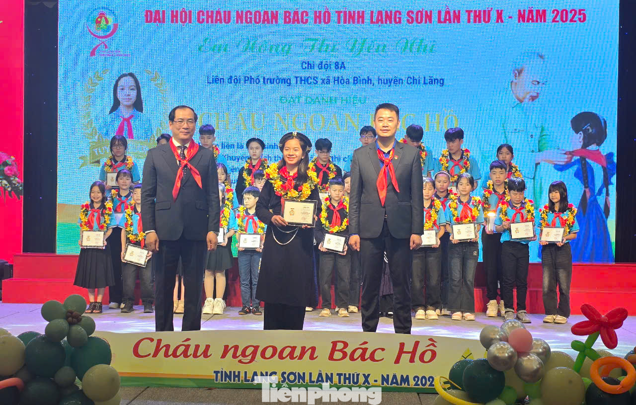 Lãnh đạo tỉnh và Tỉnh Đoàn Lạng Sơn trao chứng nhận cho các em đạt danh hiệu “Cháu ngoan Bác Hồ” tỉnh Lạng Sơn giai đoạn 2020-2025. Lãnh đạo tỉnh và Tỉnh Đoàn Lạng Sơn trao chứng nhận cho các em đạt danh hiệu “Cháu ngoan Bác Hồ” tỉnh Lạng Sơn giai đoạn 2020-2025.