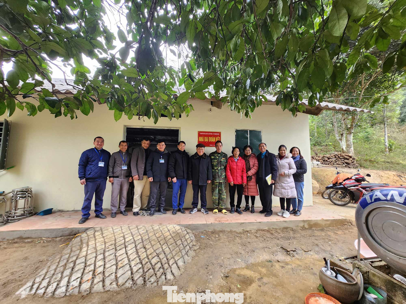 Khánh thành nhà "Đại đoàn kết" cho gia đình nghèo ở xã Bằng Hữu. Ảnh: Duy Chiến Khánh thành nhà "Đại đoàn kết" cho gia đình nghèo ở xã Bằng Hữu. Ảnh: Duy Chiến