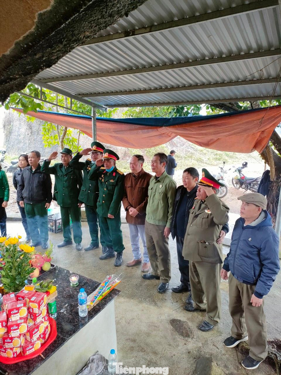 Cựu chiến binh Sư đoàn 3 Sao Vàng ôn lại truyền thống hào hùng một thời chiến đấu bảo vệ biên giới phía Bắc. Ảnh: Duy Chiến Cựu chiến binh Sư đoàn 3 Sao Vàng ôn lại truyền thống hào hùng một thời chiến đấu bảo vệ biên giới phía Bắc. Ảnh: Duy Chiến