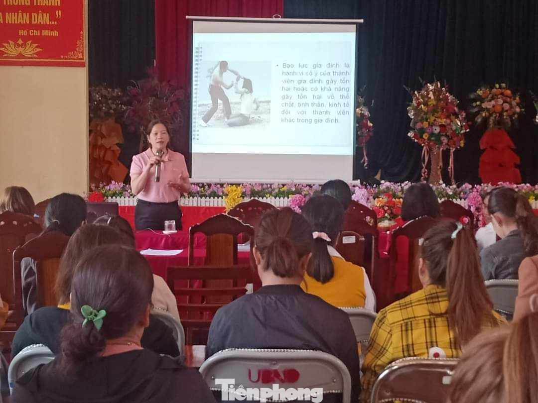 Các cấp bộ Hội Phụ nữ ở Chi Lăng tăng cường tuyên truyền về phòng chống bạo lực gia đình Các cấp bộ Hội Phụ nữ ở Chi Lăng tăng cường tuyên truyền về phòng chống bạo lực gia đình