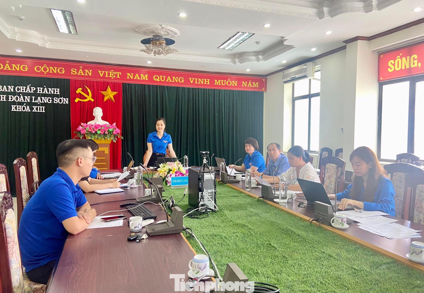 Chị Đinh Thị Anh Thư, Bí thư Tỉnh Đoàn Lạng Sơn cho biết, logo được chọn sẽ cổ động, tuyên truyền chính thức cho Đại hội đại biểu Đoàn TNCS Hồ Chí Minh tỉnh Lạng Sơn lần thứ XIV