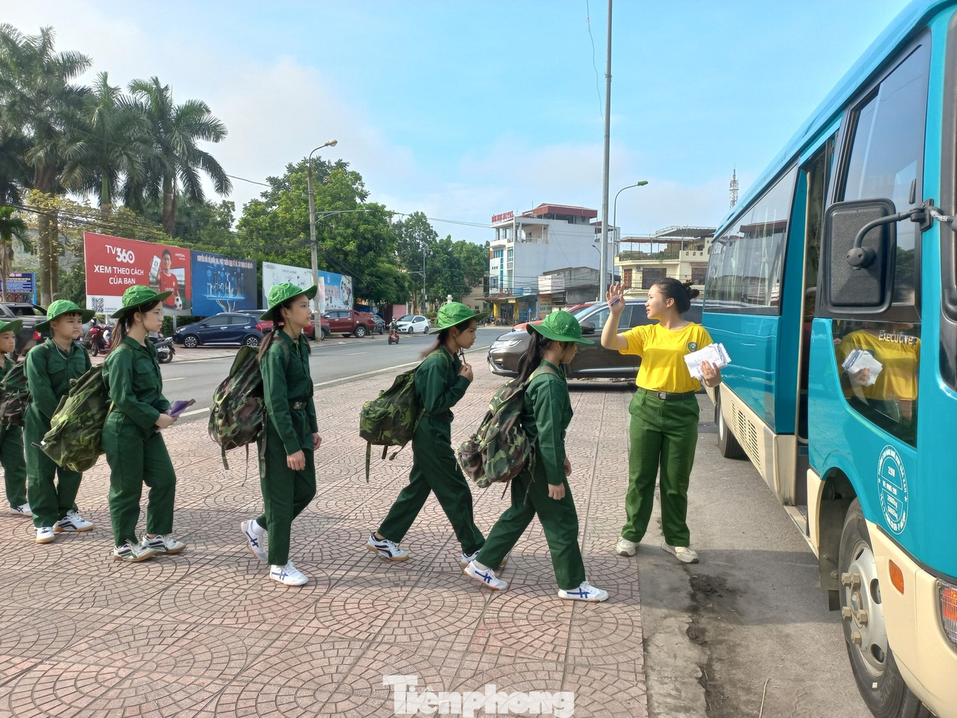 Lên đường tham gia "Học kỳ trong quân đội". Ảnh: H.T