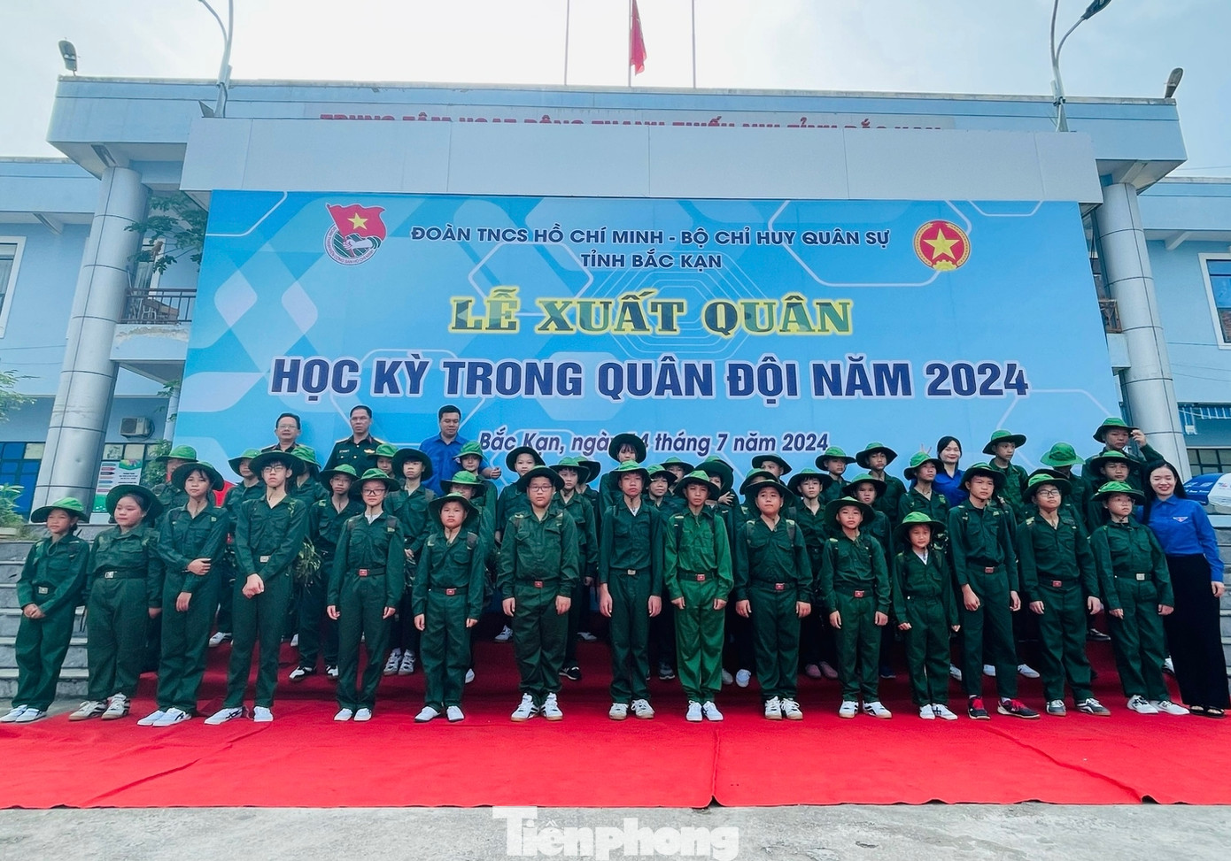 Đông đảo các em thiếu niên hào hứng tham gia 'Học kỳ trong quân đội"