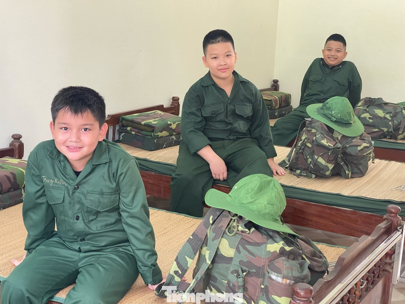 Ngày đầu trong quân ngũ. Ảnh: H.T