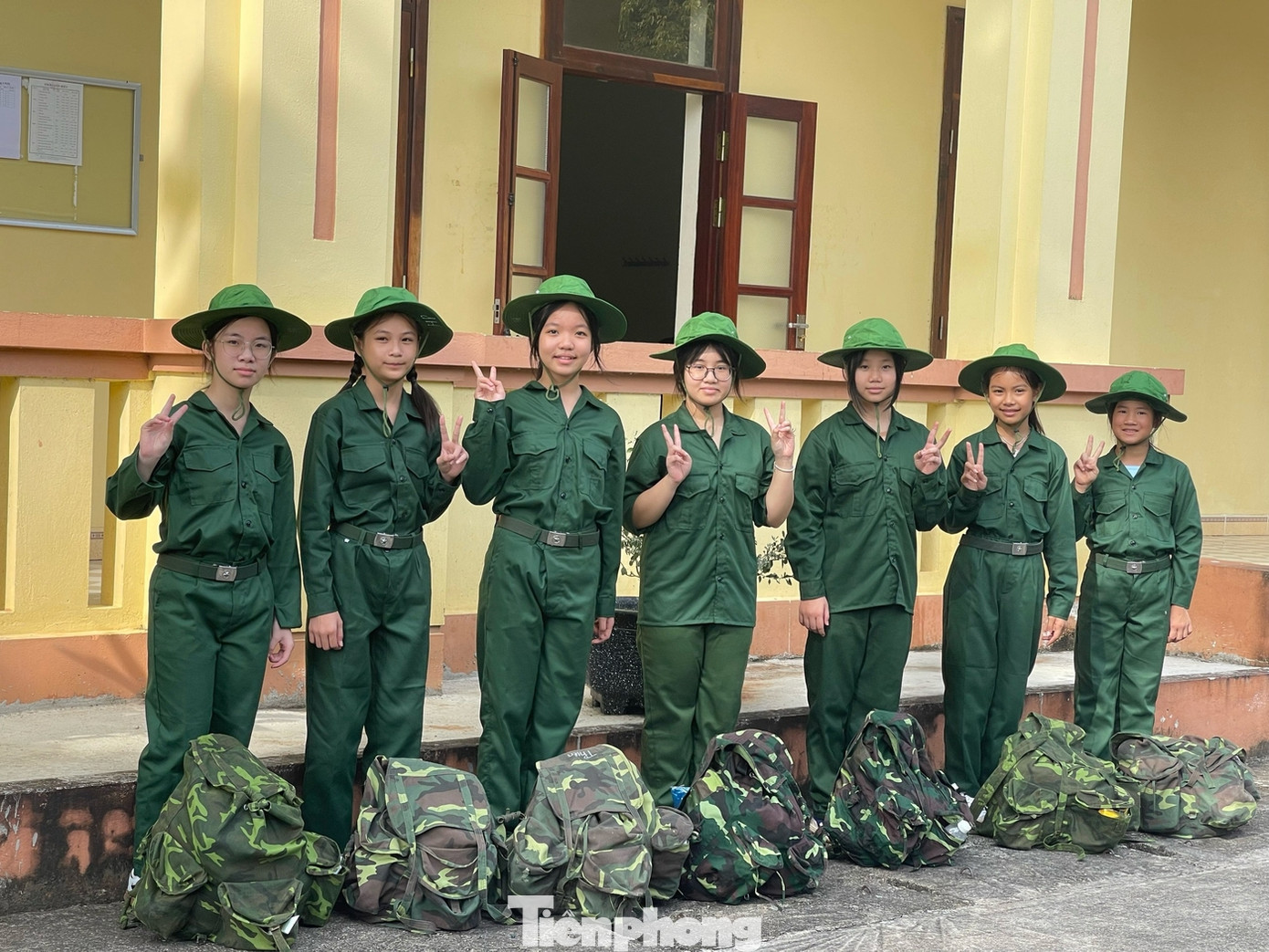 Thêm những bạn bè, đồng đội mới. Ảnh: H.T