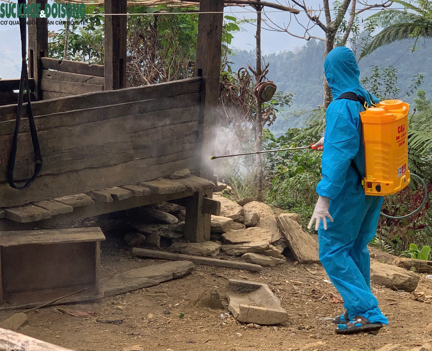 Cơ quan chức năng tiến hành các biện pháp phòng chống dịch bệnh trên địa bàn huyện Bảo Lâm.