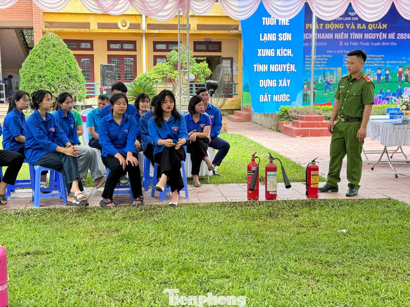 Tuyên truyền pháp luật, phòng tránh cháy nổ.