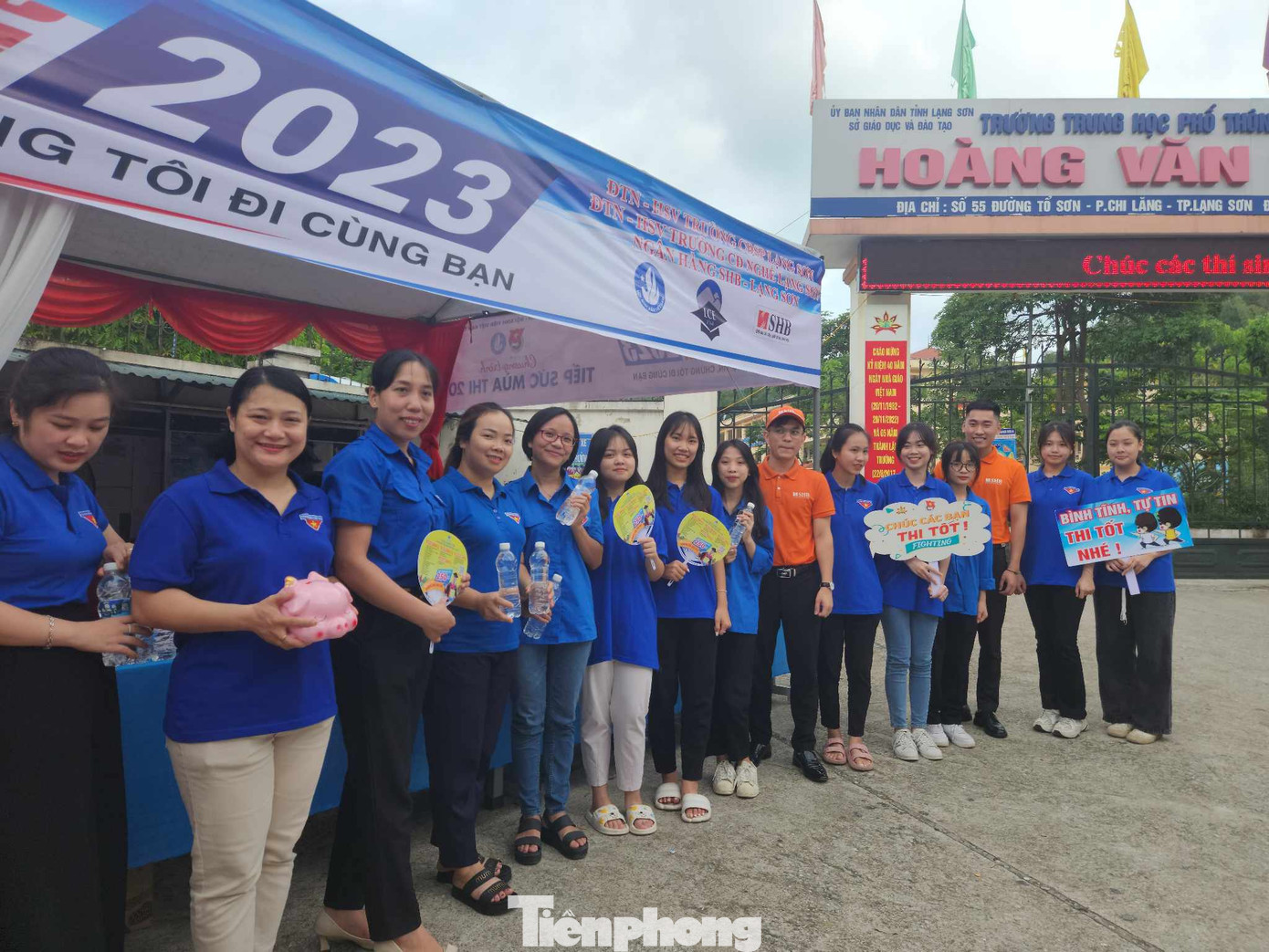 Tươi trẻ các đội hình tình nguyện.. Ảnh: Duy Chiến