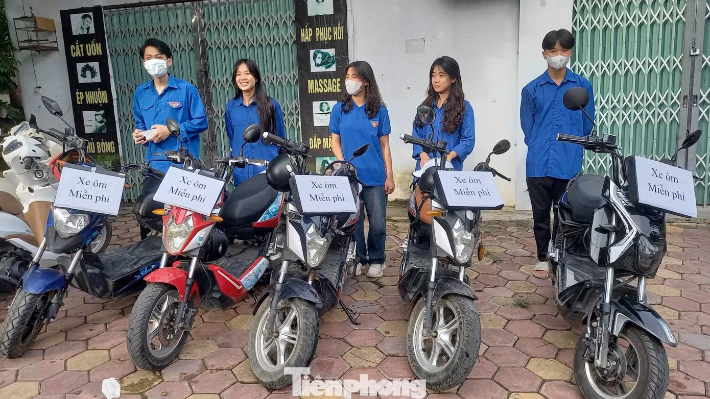 Đội xe ôm miễn phí sẵn sàng. Đội xe ôm miễn phí sẵn sàng.