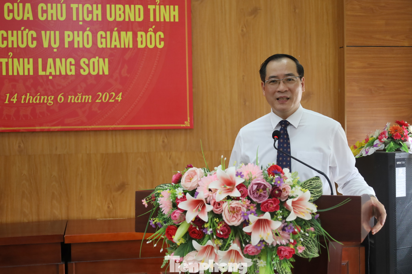 Phát biểu giao nhiệm vụ, Phó Chủ tịch Thường trực UBND tỉnh Lạng Sơn mong muốn tân Phó Giám đốc Sở Nội vụ nỗ lực, đạt được nhiều thành tích, hoàn thành tốt mọi nhiệm vụ được giao. Ảnh: Duy Chiến.