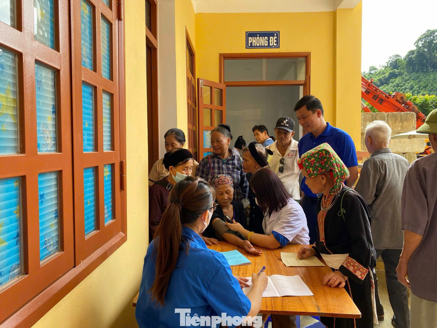 Đông đảo đồng bào các dân tộc huyện Bắc Sơn đến khám bệnh miễn phí. Ảnh: Duy Chiến Đông đảo đồng bào các dân tộc huyện Bắc Sơn đến khám bệnh miễn phí. Ảnh: Duy Chiến