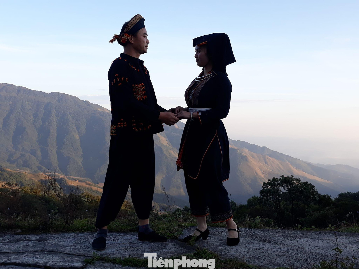 Chuyện tình Mẫu Sơn giữa chàng trai, sơn nữ người Dao -Ảnh: M.H Chuyện tình Mẫu Sơn giữa chàng trai, sơn nữ người Dao -Ảnh: M.H