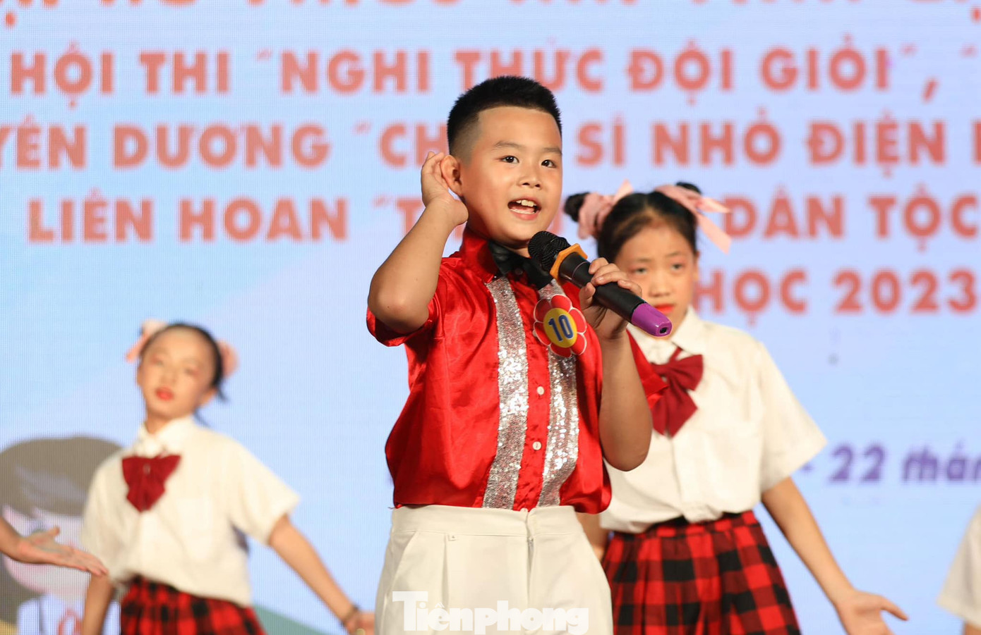 Các thiếu nhi xứ Lạng tự tin tham gia các phần thi, thuyết trình. Ảnh: Duy Chiến