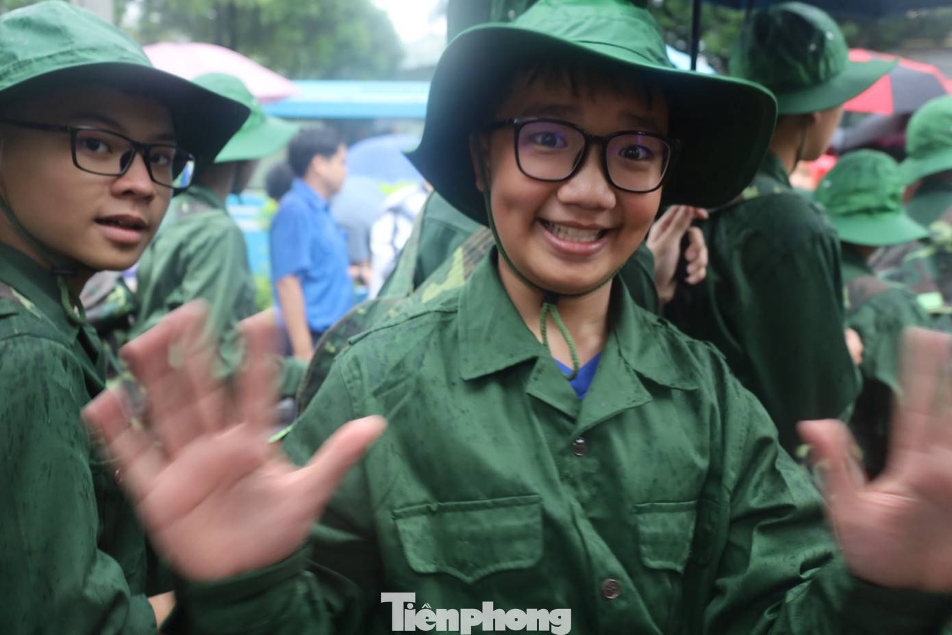 Nét hồn nhiên, phấn khởi lên đường tham gia khóa học "Học kỳ quân đội- Thép đã tôi thế đấy". Ảnh: Duy Chiến Nét hồn nhiên, phấn khởi lên đường tham gia khóa học "Học kỳ quân đội- Thép đã tôi thế đấy". Ảnh: Duy Chiến