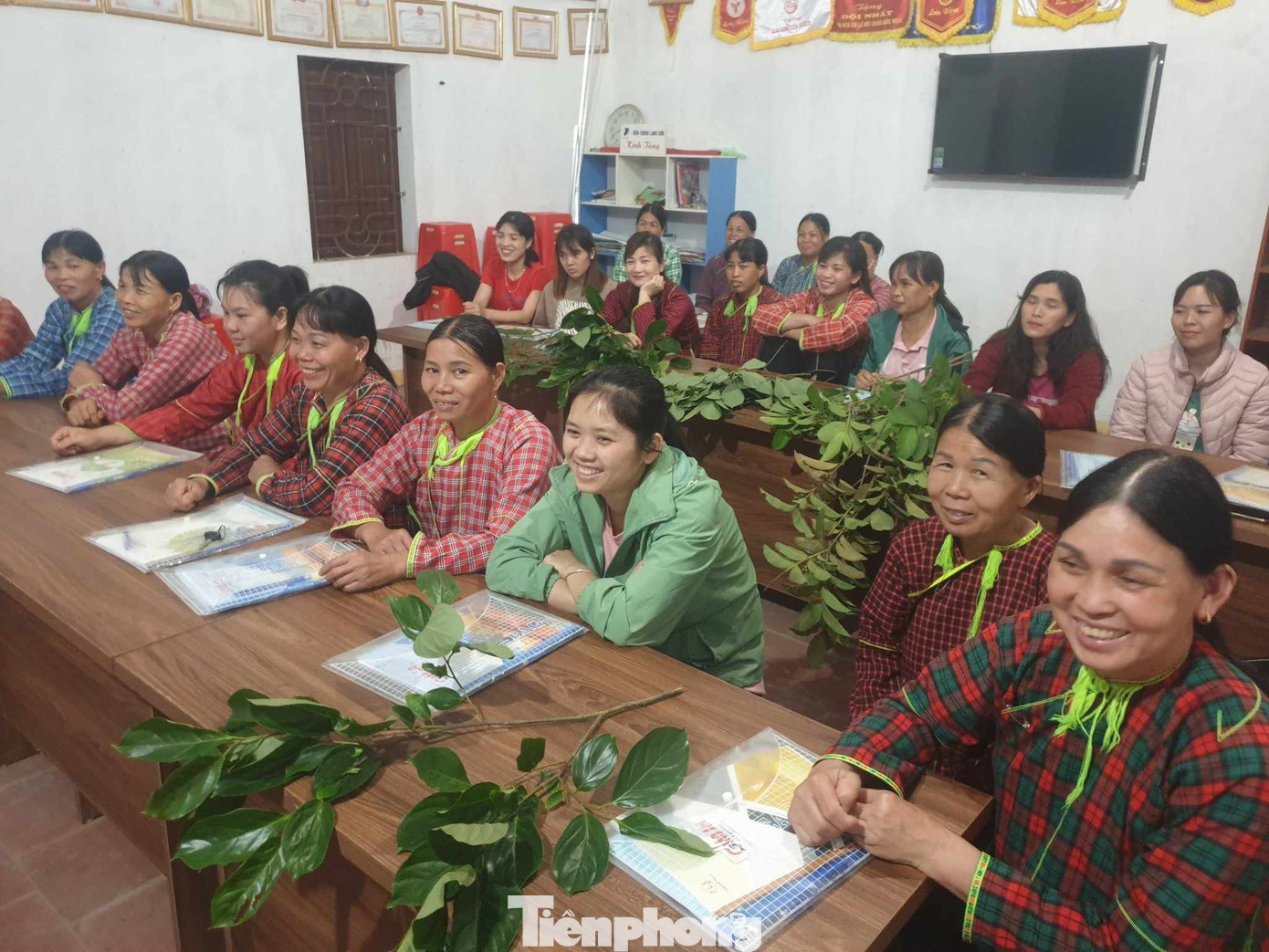 Đồng bào các dân tộc Lạng Sơn hào hứng tham gia các lớp dạy nghề nông thôn. Ảnh: Duy Chiến Đồng bào các dân tộc Lạng Sơn hào hứng tham gia các lớp dạy nghề nông thôn. Ảnh: Duy Chiến