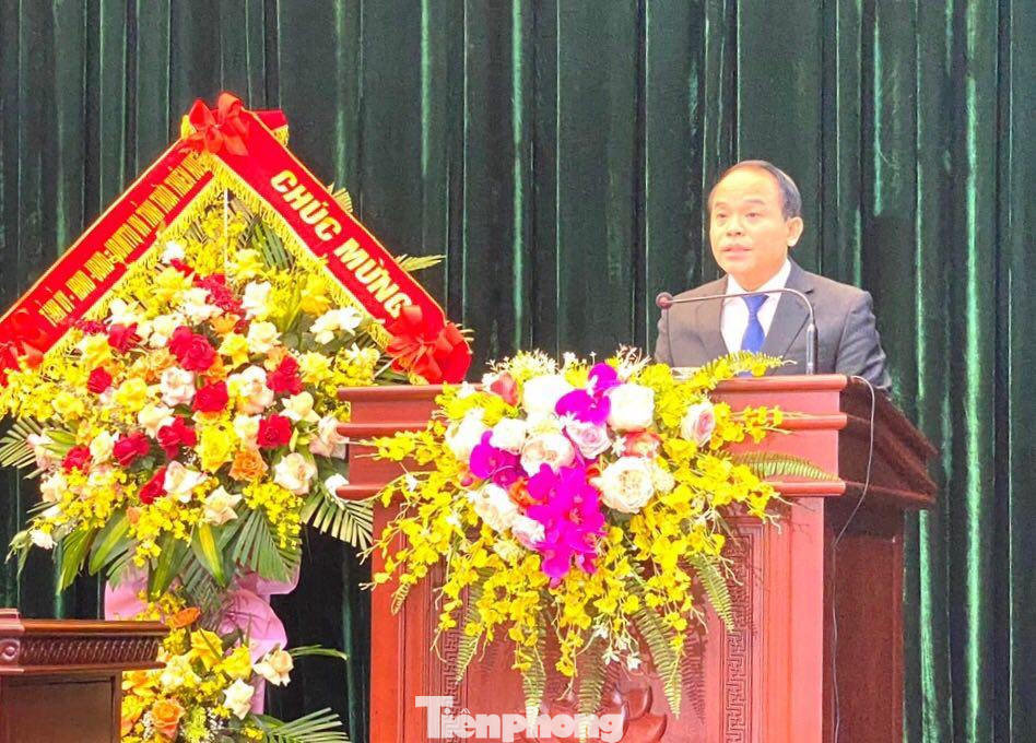 Tân Bí thư Tỉnh ủy Lạng Sơn Nguyễn Quốc Đoàn phát biểu nhận nhiệm vụ. Ảnh: Duy Chiến Tân Bí thư Tỉnh ủy Lạng Sơn Nguyễn Quốc Đoàn phát biểu nhận nhiệm vụ. Ảnh: Duy Chiến